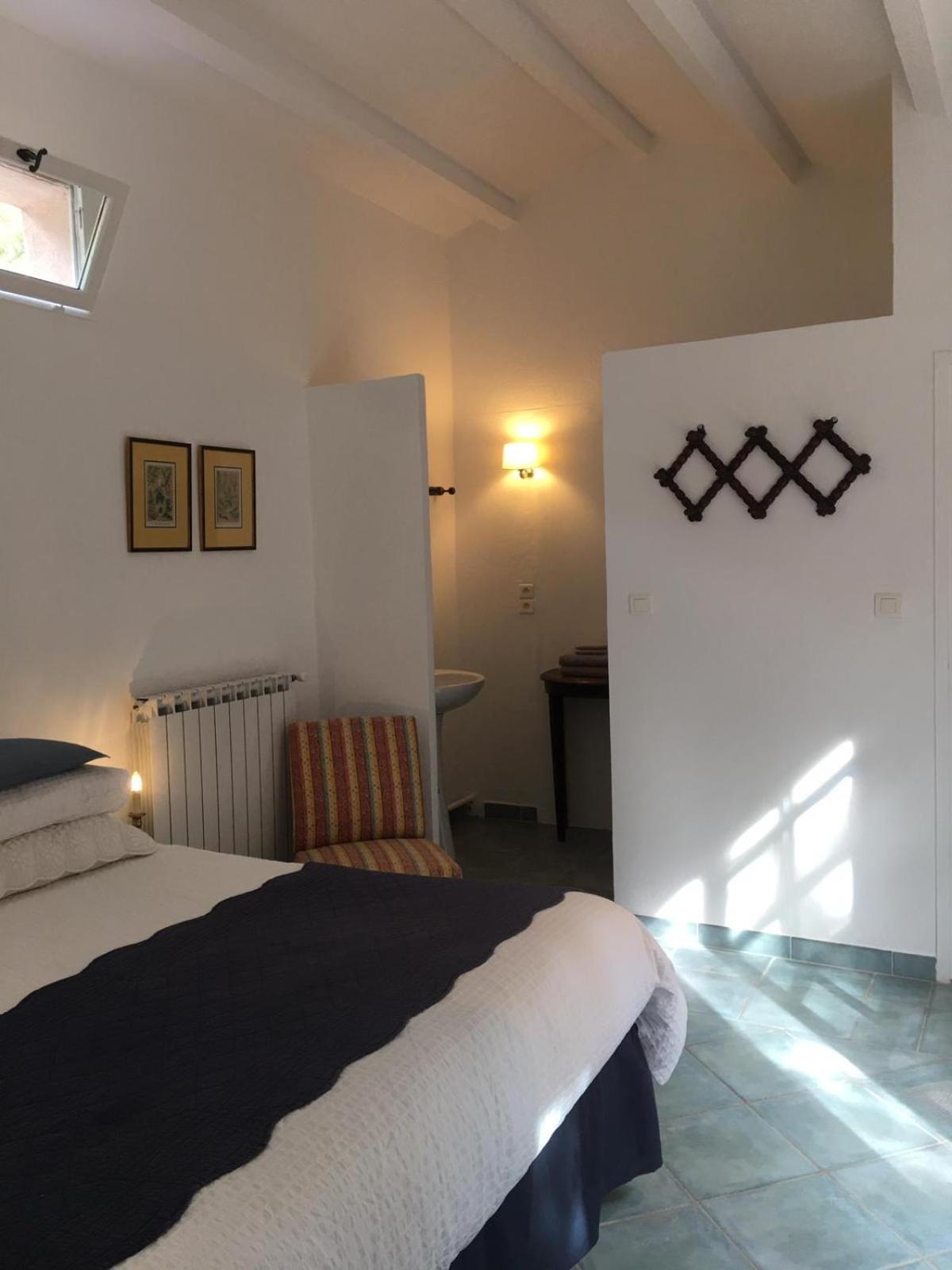 La Bergerie Pradel Bed & Breakfast Le Beaucet Exterior photo